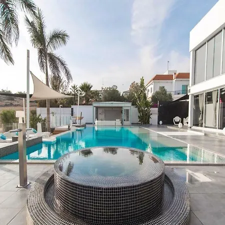 Rent Private 061 *