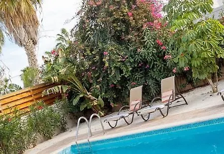 Rent Private 061 Villa